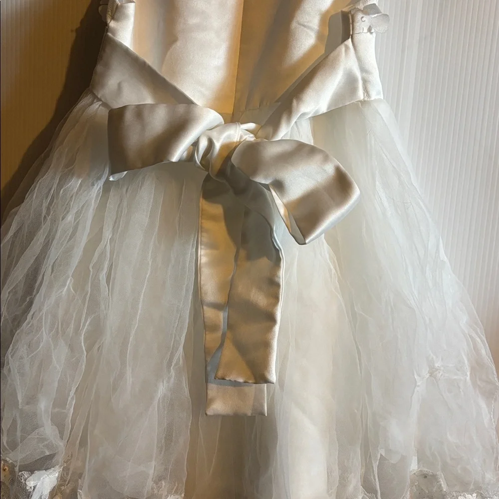 Flower girl White Lace  Dress - Picture 8 of 8